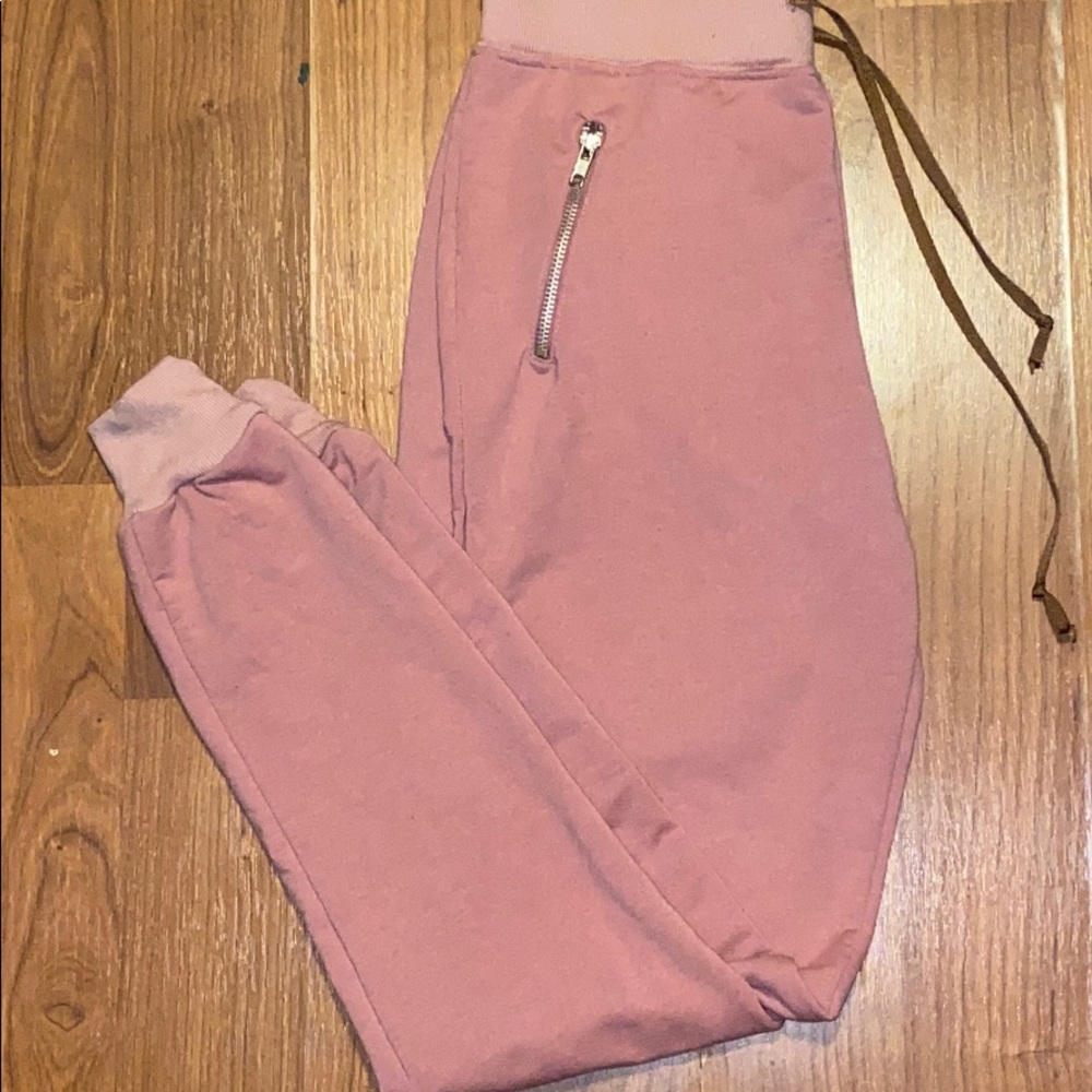 pink sweatpants super comfy!❤️❤️